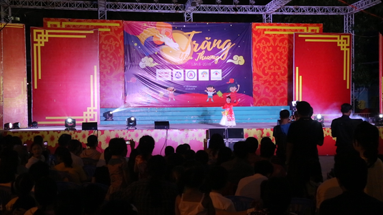 Trung thu sớm cho trẻ em bị HIV/AIDS